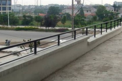 女兒墻開裂原因、危害及其防水處理